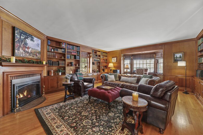 Luxury Berkshire Country Estate on 21 Acres - Pittsfield, Massachusetts