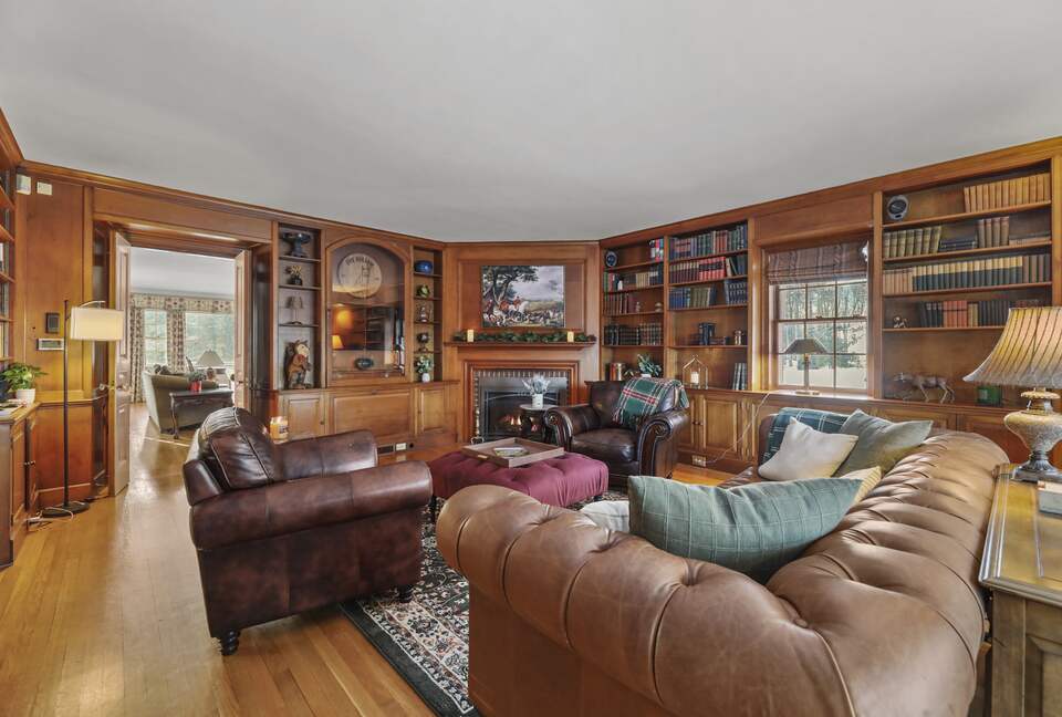 Luxury Berkshire Country Estate on 21 Acres - Pittsfield, Massachusetts