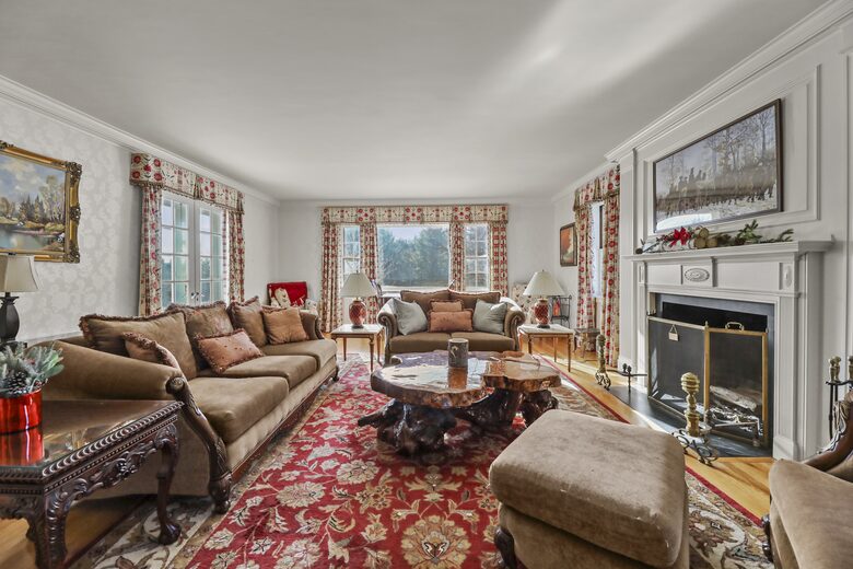Luxury Berkshire Country Estate on 21 Acres - Pittsfield, Massachusetts