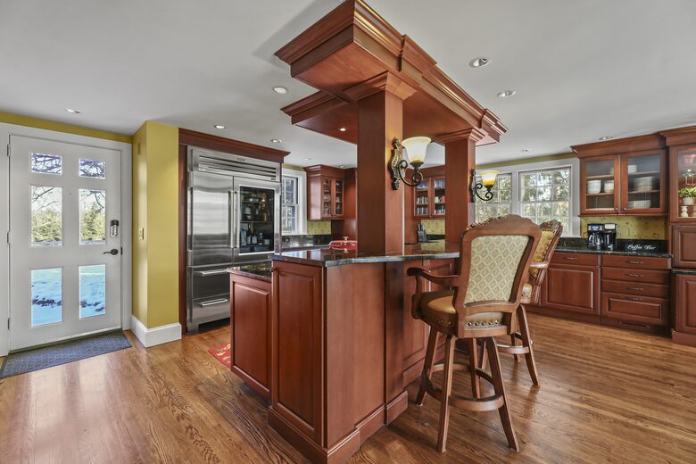 Luxury Berkshire Country Estate on 21 Acres - Pittsfield, Massachusetts