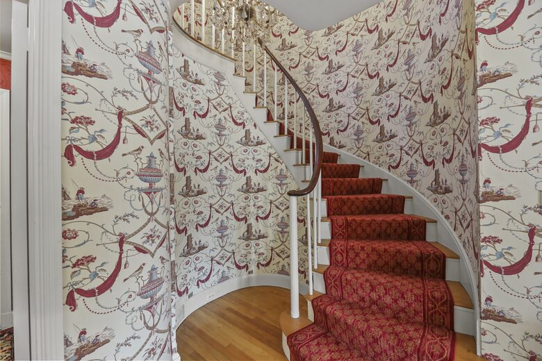 Luxury Berkshire Country Estate on 21 Acres - Pittsfield, Massachusetts