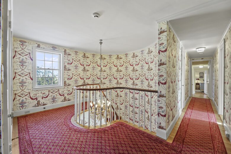 Luxury Berkshire Country Estate on 21 Acres - Pittsfield, Massachusetts