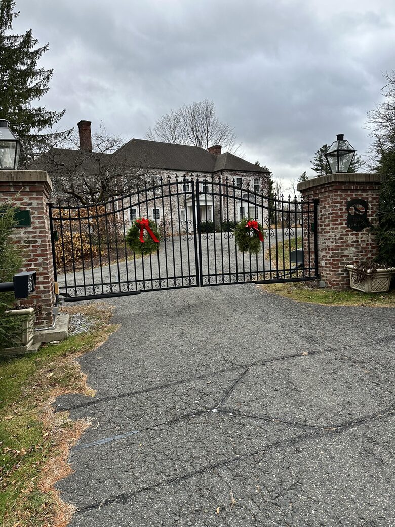 Luxury Berkshire Country Estate on 21 Acres - Pittsfield, Massachusetts