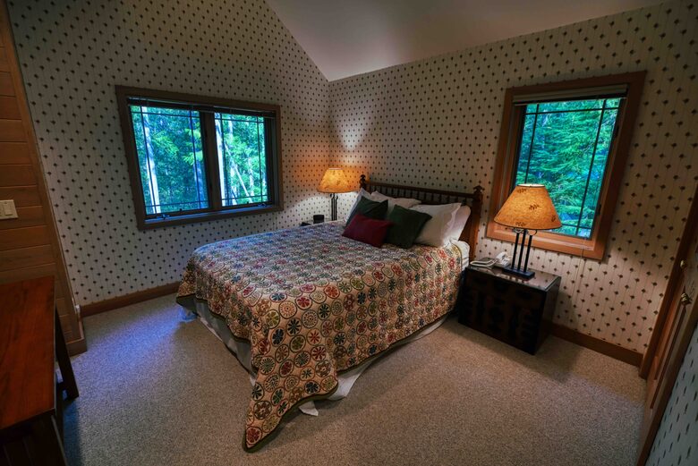 Lost Owl Lodge - Packwood, Washington