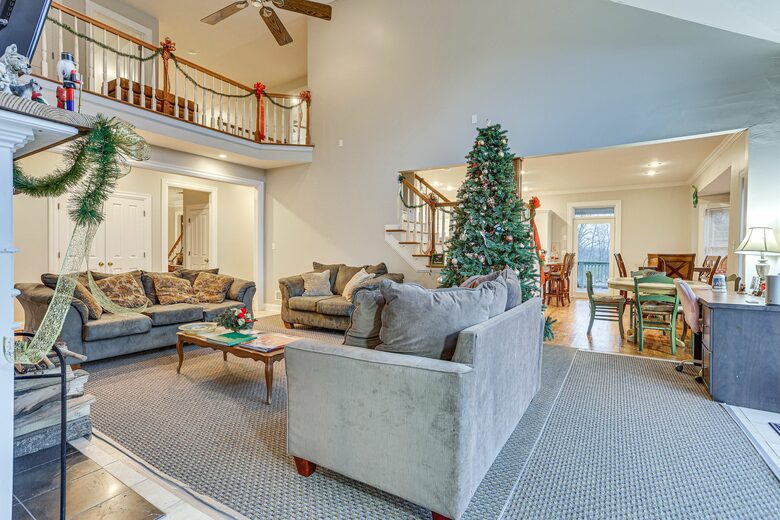 Bourbon Trail Country Home - Shelbyville, Kentucky