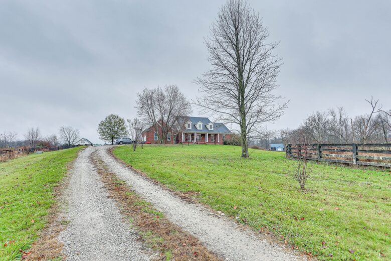 Bourbon Trail Country Home - Shelbyville, Kentucky