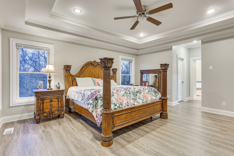 Bourbon Trail Country Home - Shelbyville, Kentucky