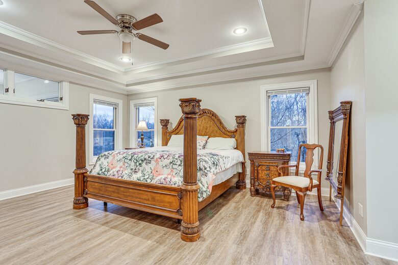 Bourbon Trail Country Home - Shelbyville, Kentucky