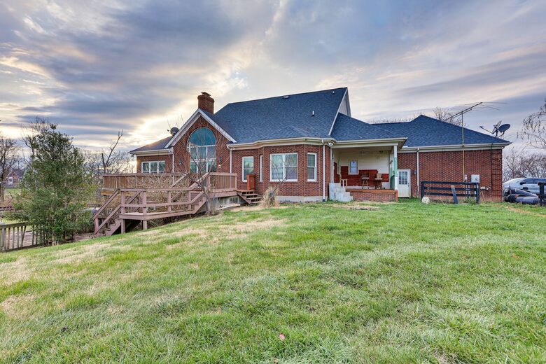 Bourbon Trail Country Home - Shelbyville, Kentucky