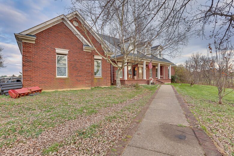 Bourbon Trail Country Home - Shelbyville, Kentucky