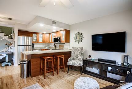 Stylish Neptune Beach Escape – Steps to the Sand - Neptune Beach, Florida