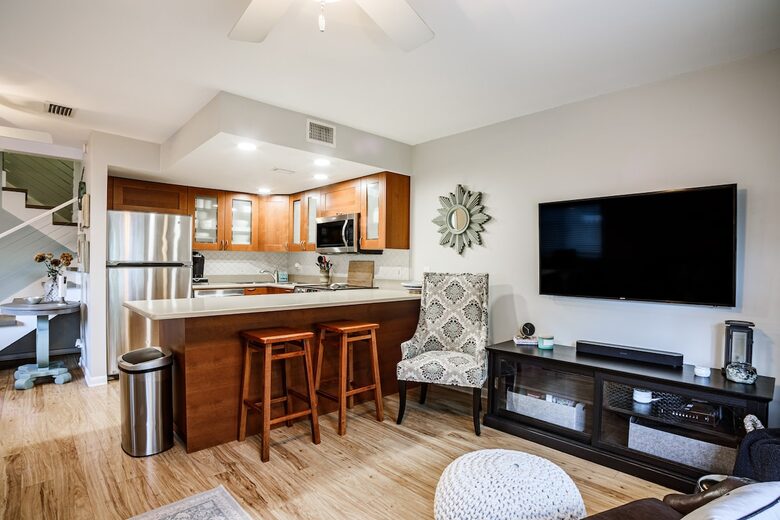 Stylish Neptune Beach Escape – Steps to the Sand - Neptune Beach, Florida