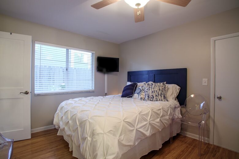 Stylish Neptune Beach Escape – Steps to the Sand - Neptune Beach, Florida