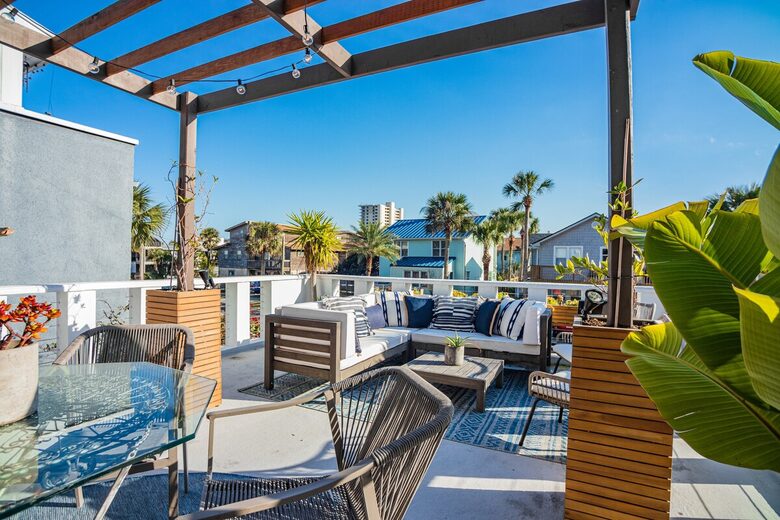 Stylish Neptune Beach Escape – Steps to the Sand - Neptune Beach, Florida