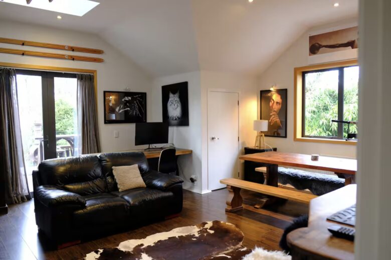That Wanaka Tree House | BEST Lake Front Location - Wānaka, New Zealand