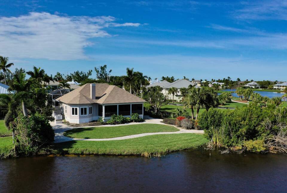 Elegant Island Escape in The Dunes Golf & Tennis Club - Sanibel, Florida