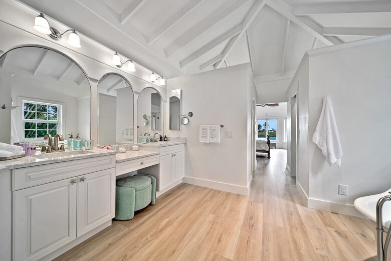 Elegant Island Escape in The Dunes Golf & Tennis Club - Sanibel, Florida
