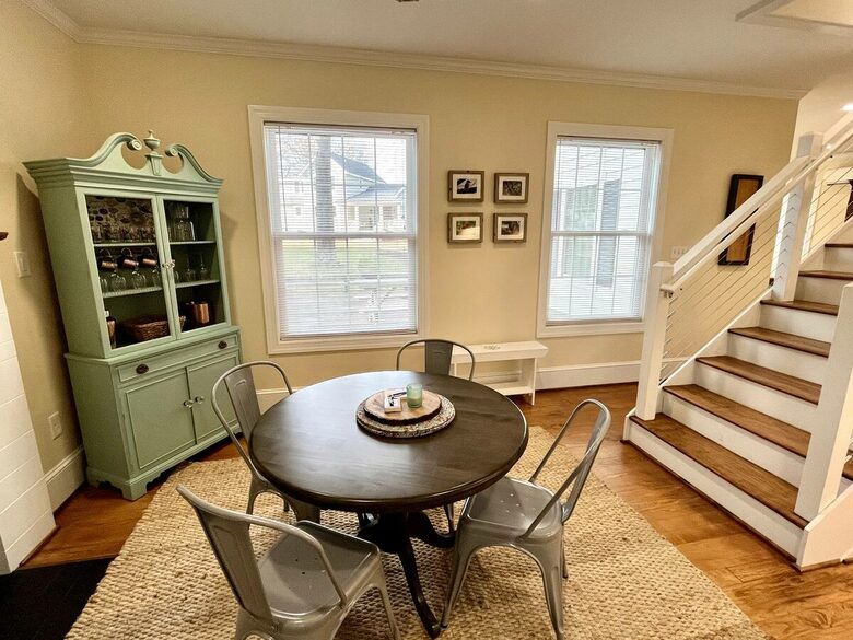 Charming Waterfront Cottage with Pickleball Court - Gloucester, Virginia