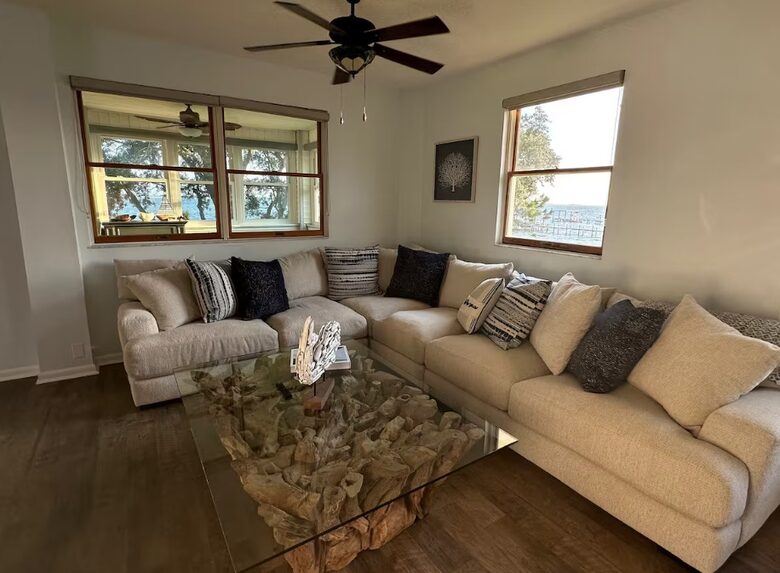 Waterfront Gulf Coast Haven with Private Dock - Mary Esther, Florida