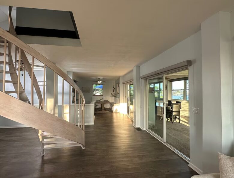 Waterfront Gulf Coast Haven with Private Dock - Mary Esther, Florida