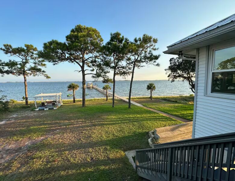 Waterfront Gulf Coast Haven with Private Dock - Mary Esther, Florida