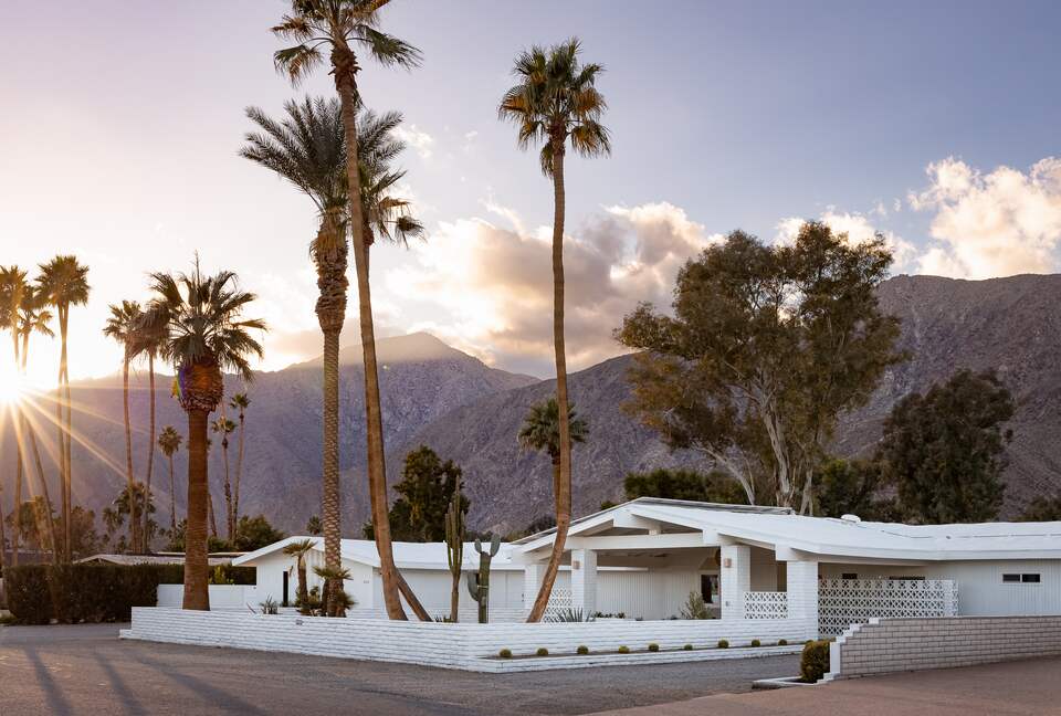 Mid-Century Desert Oasis with Pool, Spa & Mountain Vistas - Borrego Springs, California