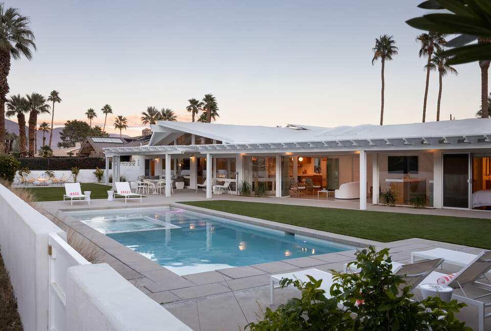 Mid-Century Desert Oasis with Pool, Spa & Mountain Vistas - Borrego Springs, California
