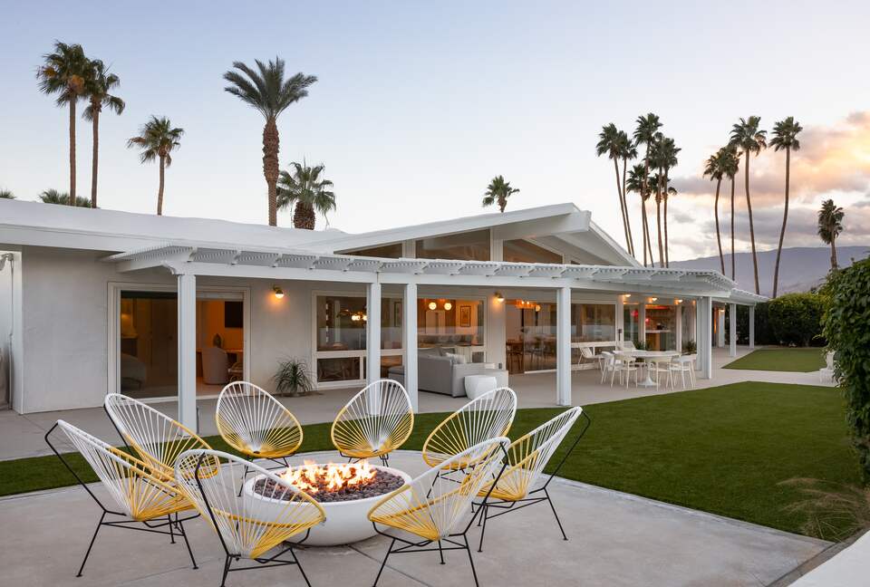 Mid-Century Desert Oasis with Pool, Spa & Mountain Vistas - Borrego Springs, California