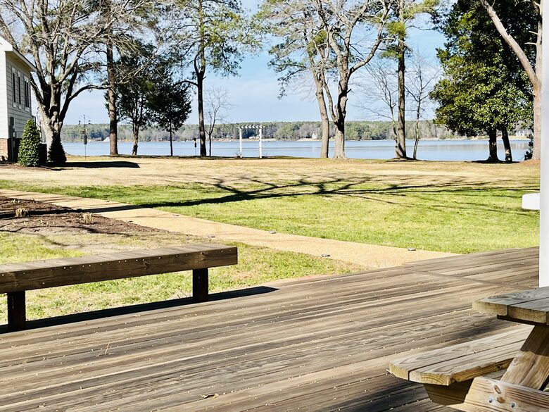 Charming Waterfront Cottage with Pickleball Court - Gloucester, Virginia