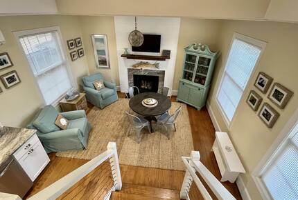 Charming Waterfront Cottage with Pickleball Court - Gloucester, Virginia