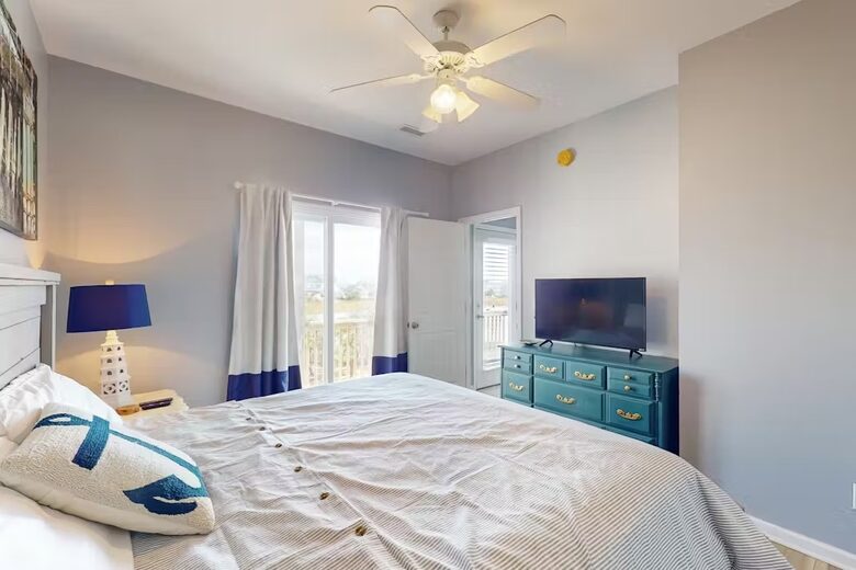 Coastal Haven with Sound Views in Surf City - Surf City, North Carolina