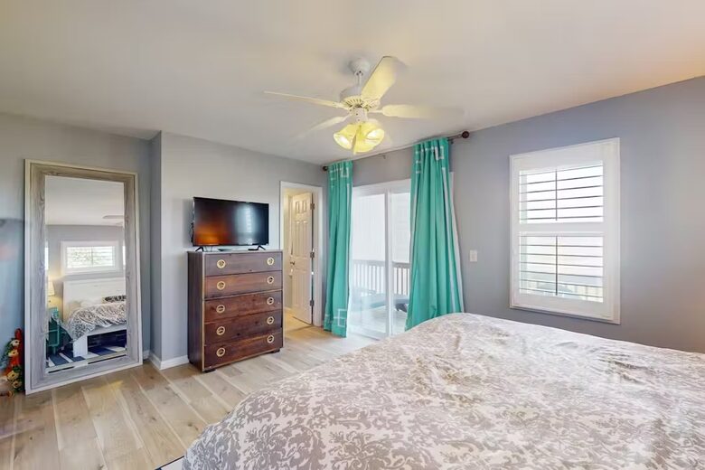 Coastal Haven with Sound Views in Surf City - Surf City, North Carolina