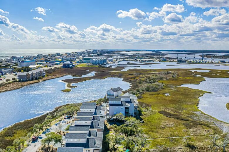 Coastal Haven with Sound Views in Surf City - Surf City, North Carolina