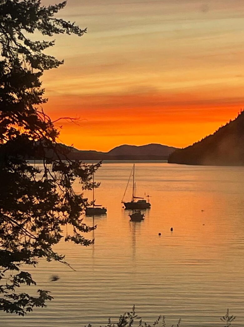 Waterfront Garden Guest House with Stunning Sunsets - Mayne Island, Canada