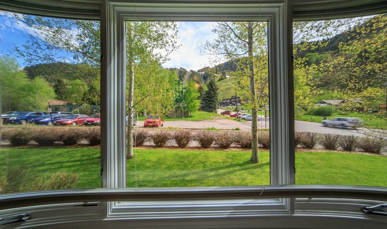 Mountain Elegance with Great Downtown Access - Aspen, Colorado
