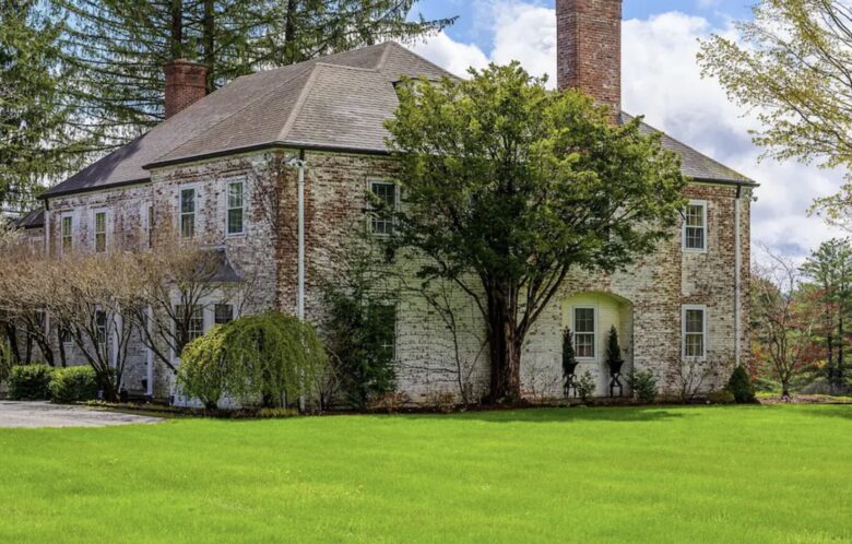 Luxury Berkshire Country Estate on 21 Acres - Pittsfield, Massachusetts