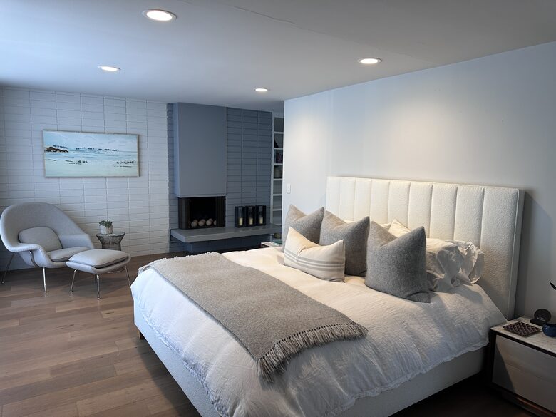 Sophisticated Newport Beach Retreat Near Sand and Marina - Newport Beach, California