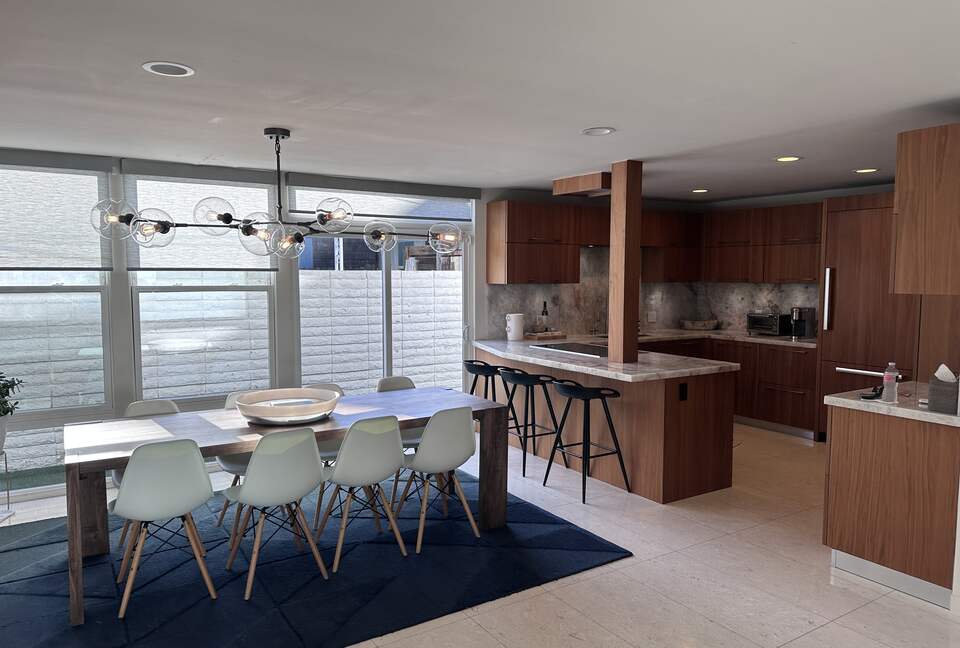 Sophisticated Newport Beach Retreat Near Sand and Marina - Newport Beach, California