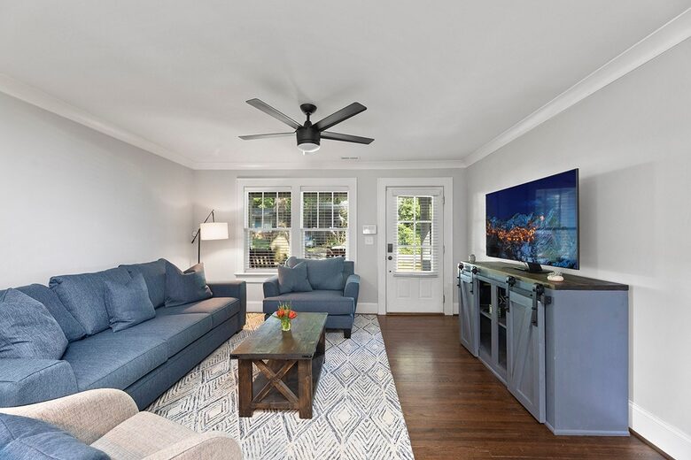 Craftsman Bungalow Near Uptown Charlotte - Charlotte, North Carolina