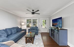 Craftsman Bungalow Near Uptown Charlotte - Charlotte, North Carolina