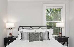Craftsman Bungalow Near Uptown Charlotte - Charlotte, North Carolina