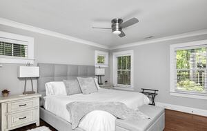 Craftsman Bungalow Near Uptown Charlotte - Charlotte, North Carolina