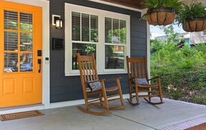 Craftsman Bungalow Near Uptown Charlotte - Charlotte, North Carolina