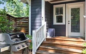 Craftsman Bungalow Near Uptown Charlotte - Charlotte, North Carolina