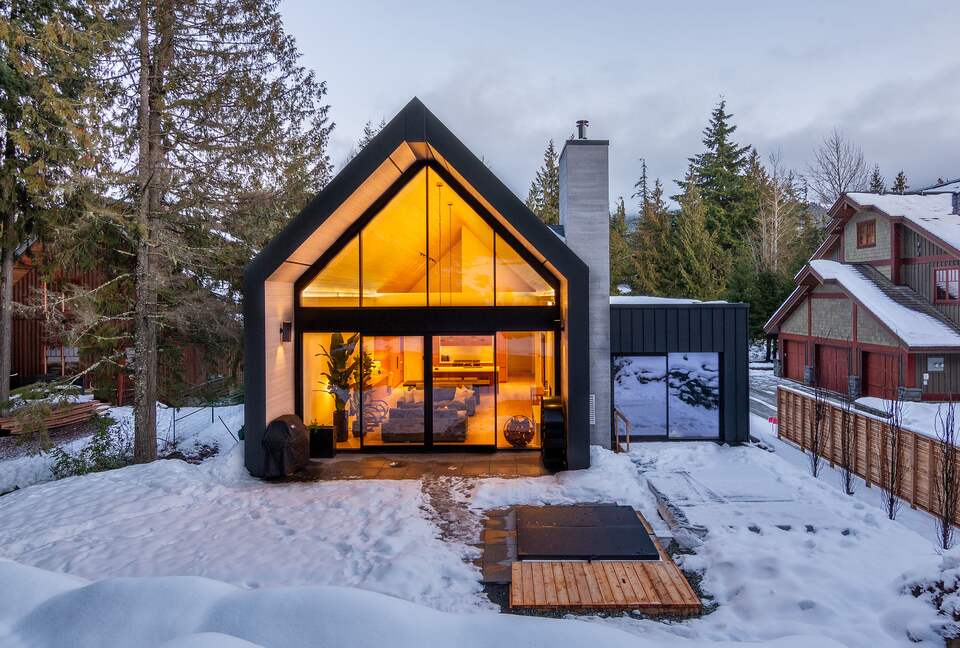 Stoked Ski Haus Luxe | Near Whistler Village! - Whistler, Canada