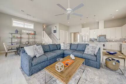 Waterfront Haven with Private Pool and Dock - Rockport, Texas