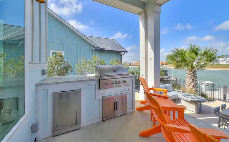 Waterfront Haven with Private Pool and Dock - Rockport, Texas