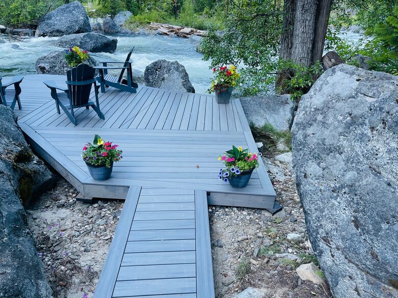 Icicle Canyon River House - Seattle, Washington