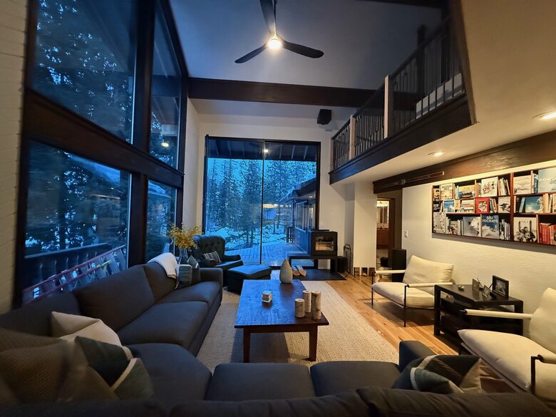 Icicle Canyon River House - Seattle, Washington