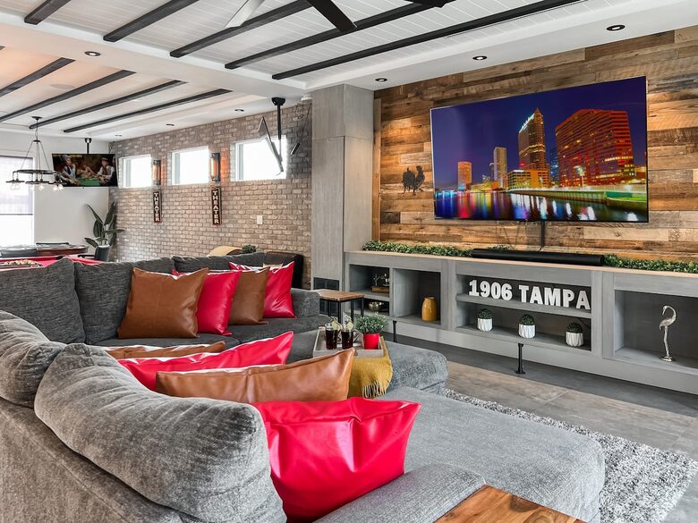 Modern Industrial Oasis in the Heart of Tampa - Tampa, Florida